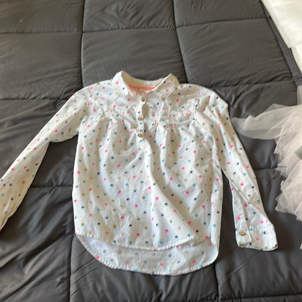 This is such a cute long sleeve polka doted shirt!!!